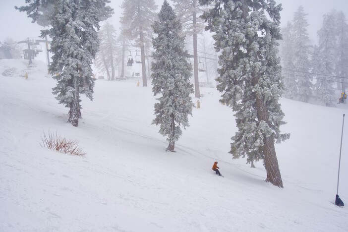 20250314 MHW Powder Snowing John Todd Tyler 4 inches_00166.jpeg